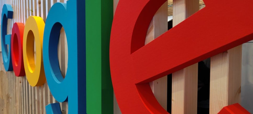 L'Union européenne ouvre de nouvelles enquêtes contre Facebook et Google