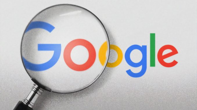 Logo de Google passé à la loupe.