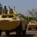 Des blindés de l'armée malienne, lors d'un défilé militaire.
